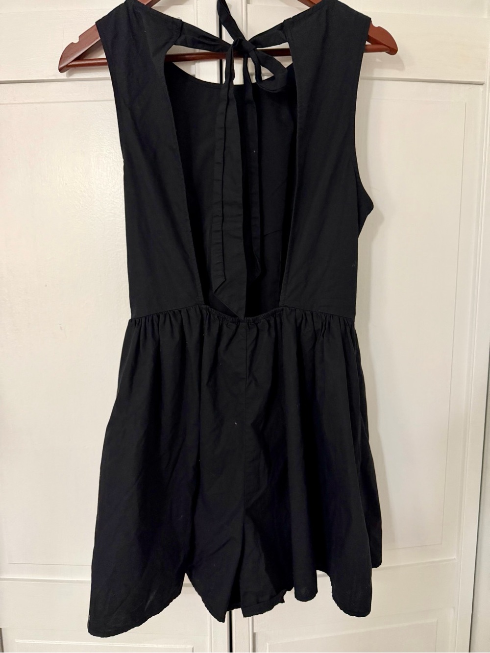 American Eagle Outfitters Black Sleeveless Tie-Back Casual Shorts Romper
